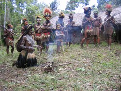 Papua New Guinea – Huli tribe – Tari